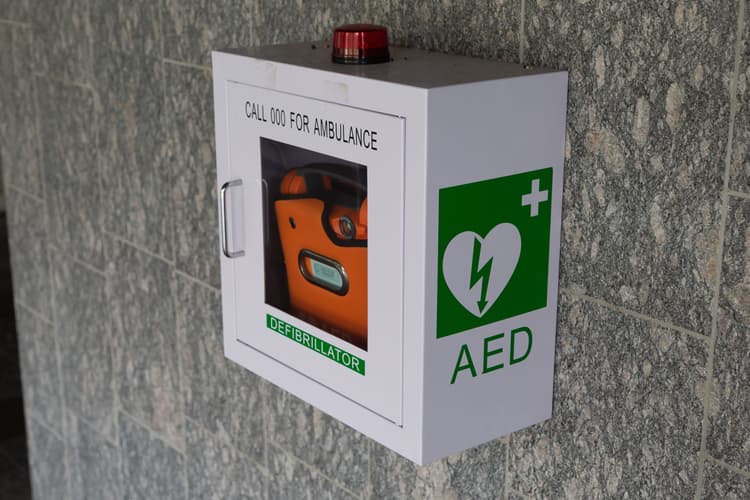 Defibrillators in WA Schools | Updated 2023/2024 Mandate - Featured blog post image for LFA First Response