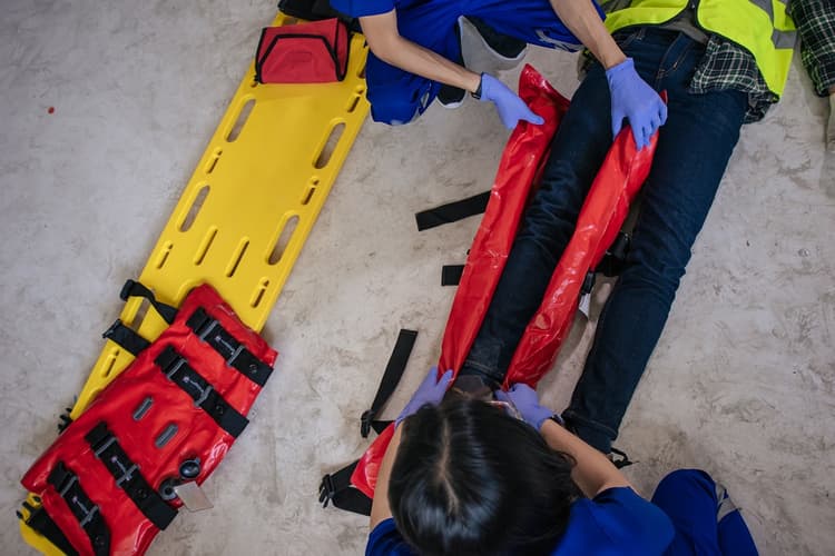 What is a Splint? Their Role in Injury Treatment - Featured blog post image for LFA First Response