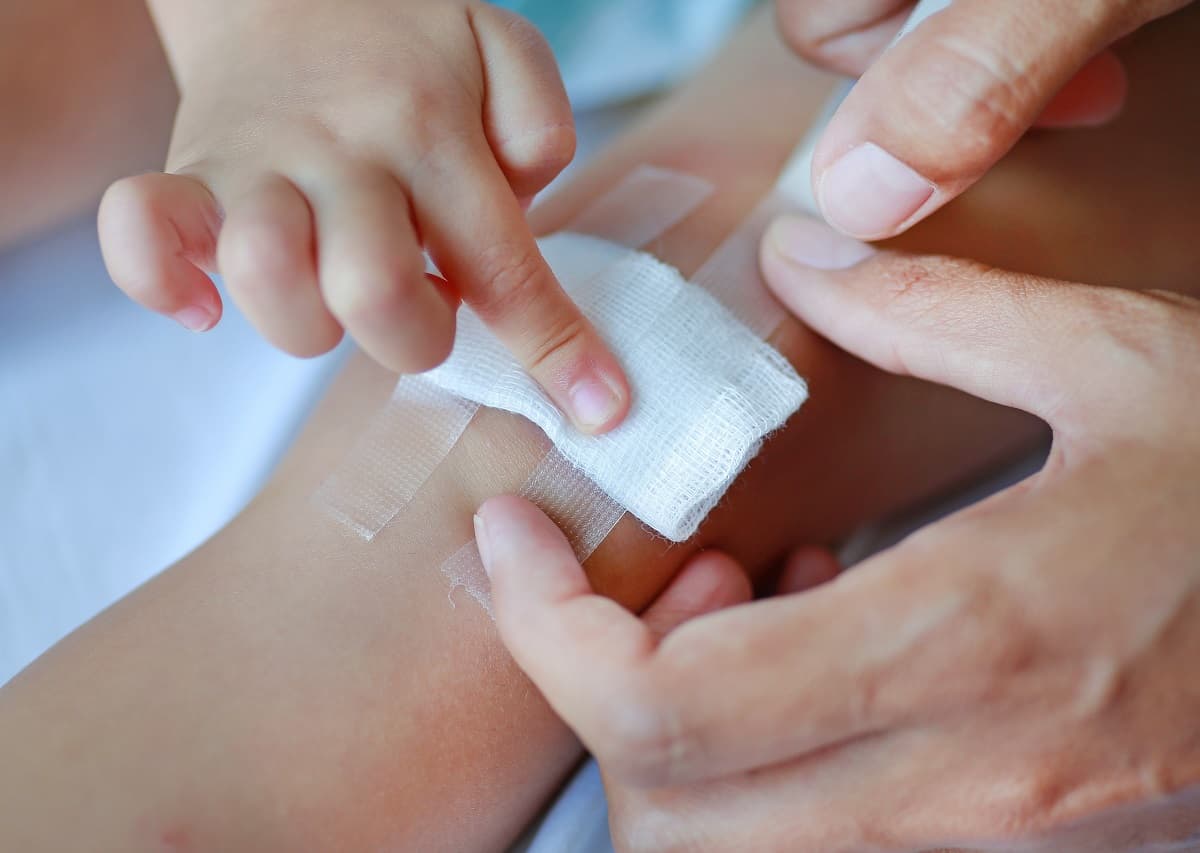 How to Tell if a Wound is Healing or Infected - Featured blog post image for LFA First Response